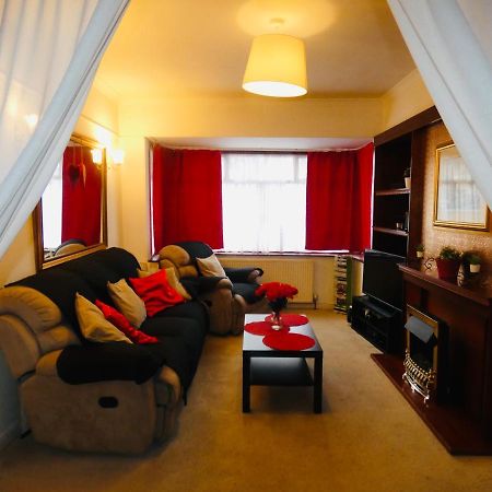 Spacious 3 Bed House With Parking & Good Transport South Norwood Eksteriør billede