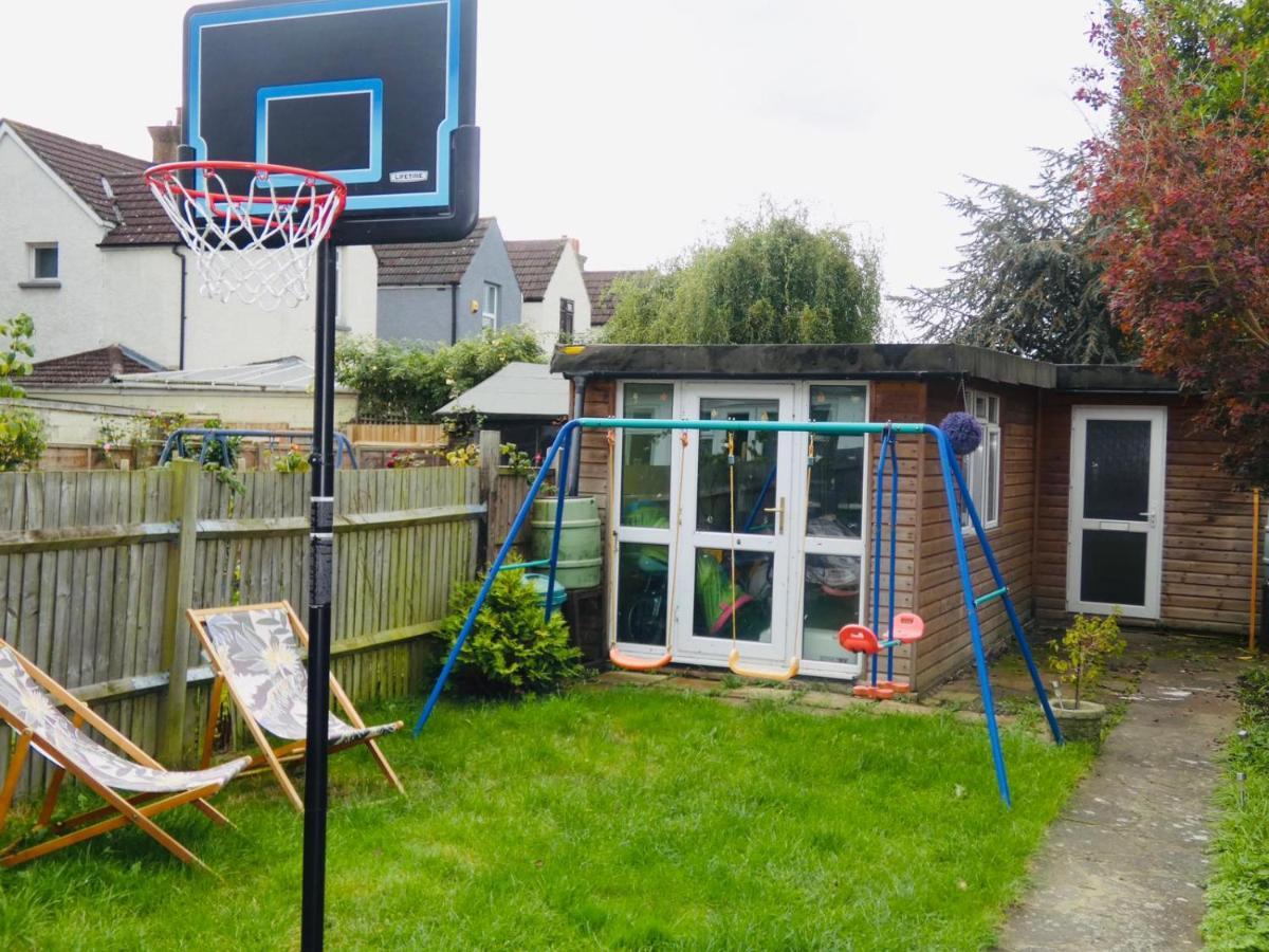 Spacious 3 Bed House With Parking & Good Transport South Norwood Eksteriør billede