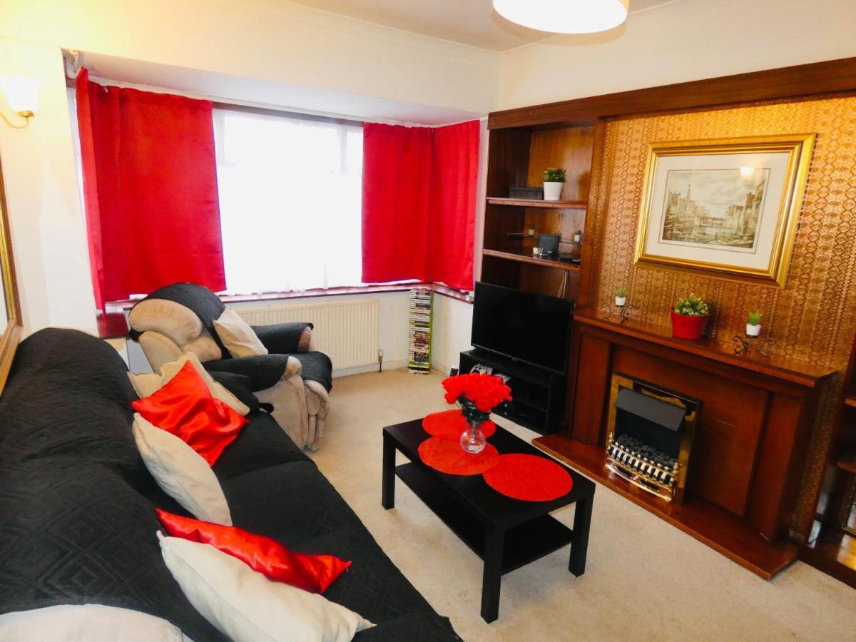 Spacious 3 Bed House With Parking & Good Transport South Norwood Eksteriør billede
